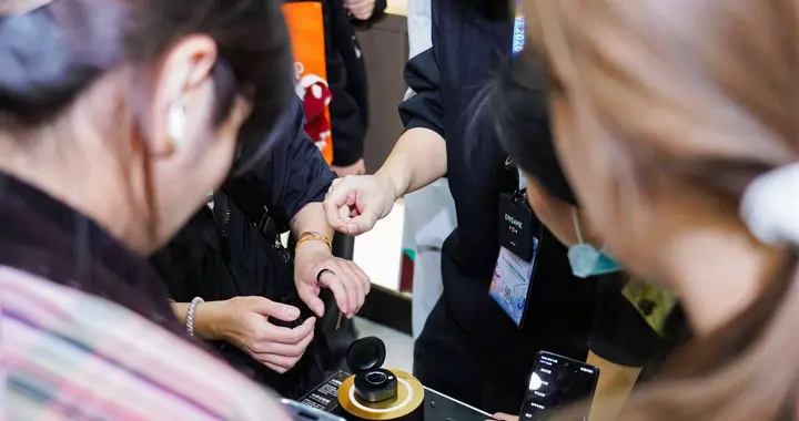 6个月爆卖160万件，马斯克带火“中产新宠”，引爆百亿市场