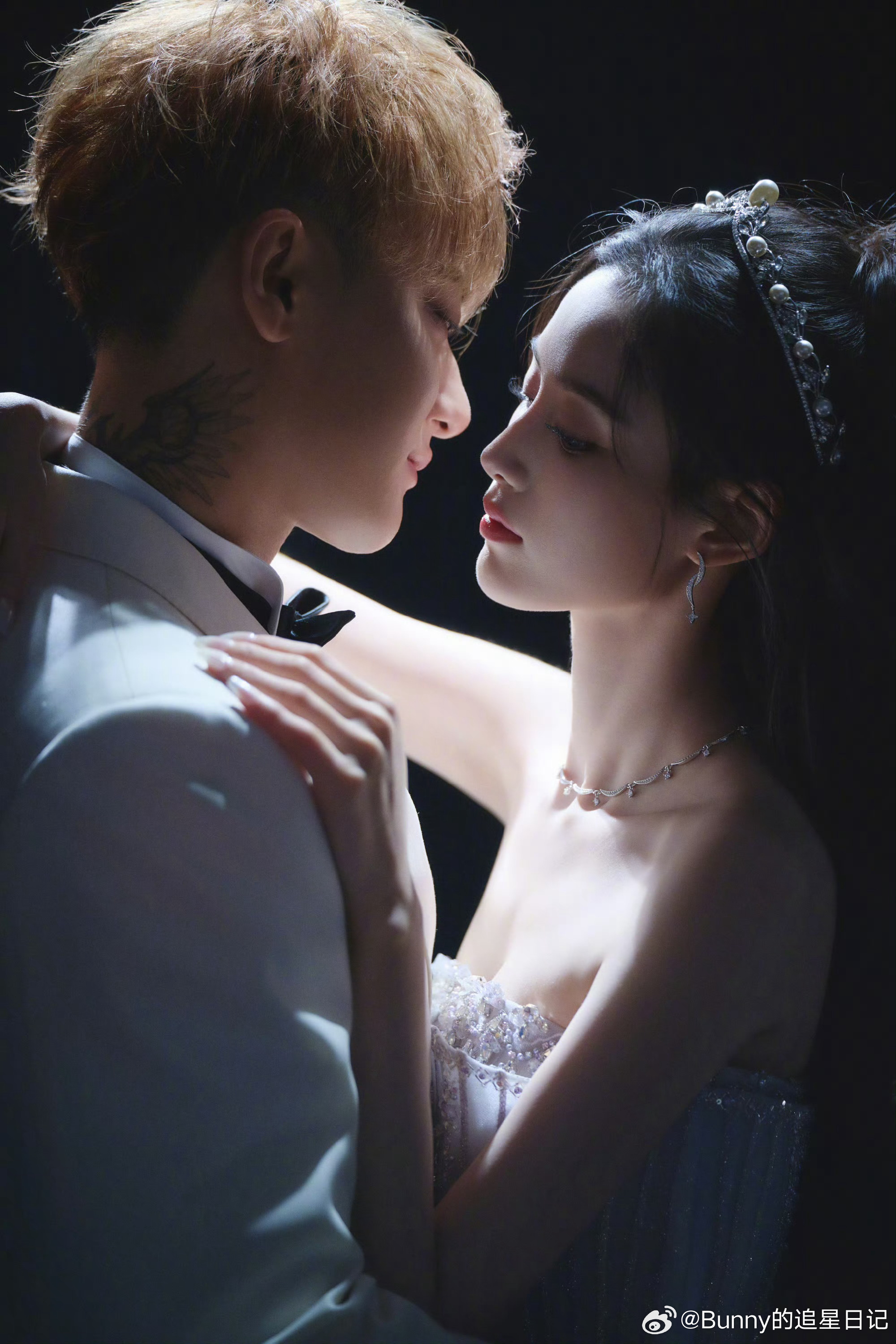 徐艺洋黄子韬的婚纱照大家觉得怎么样！ ​​​