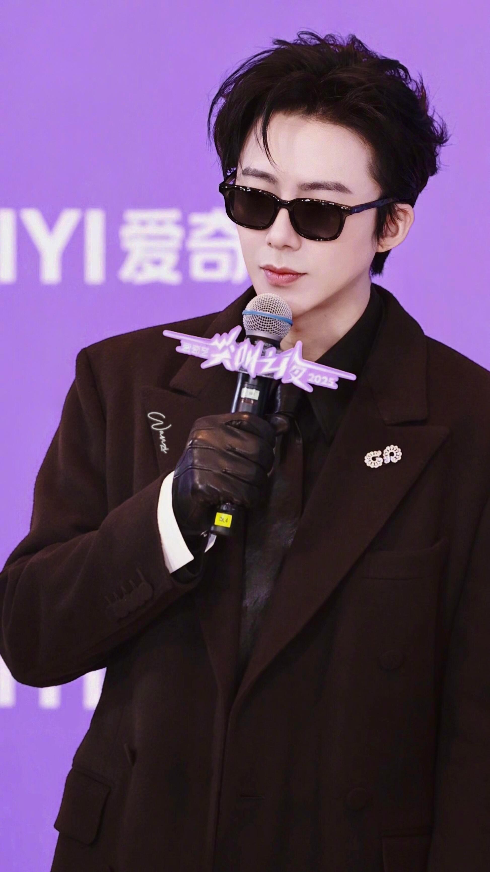 刘宇宁微博之夜官宣 .刘宇宁微博之夜 官宣，好作品不断，每一步都坚定又闪耀，值得