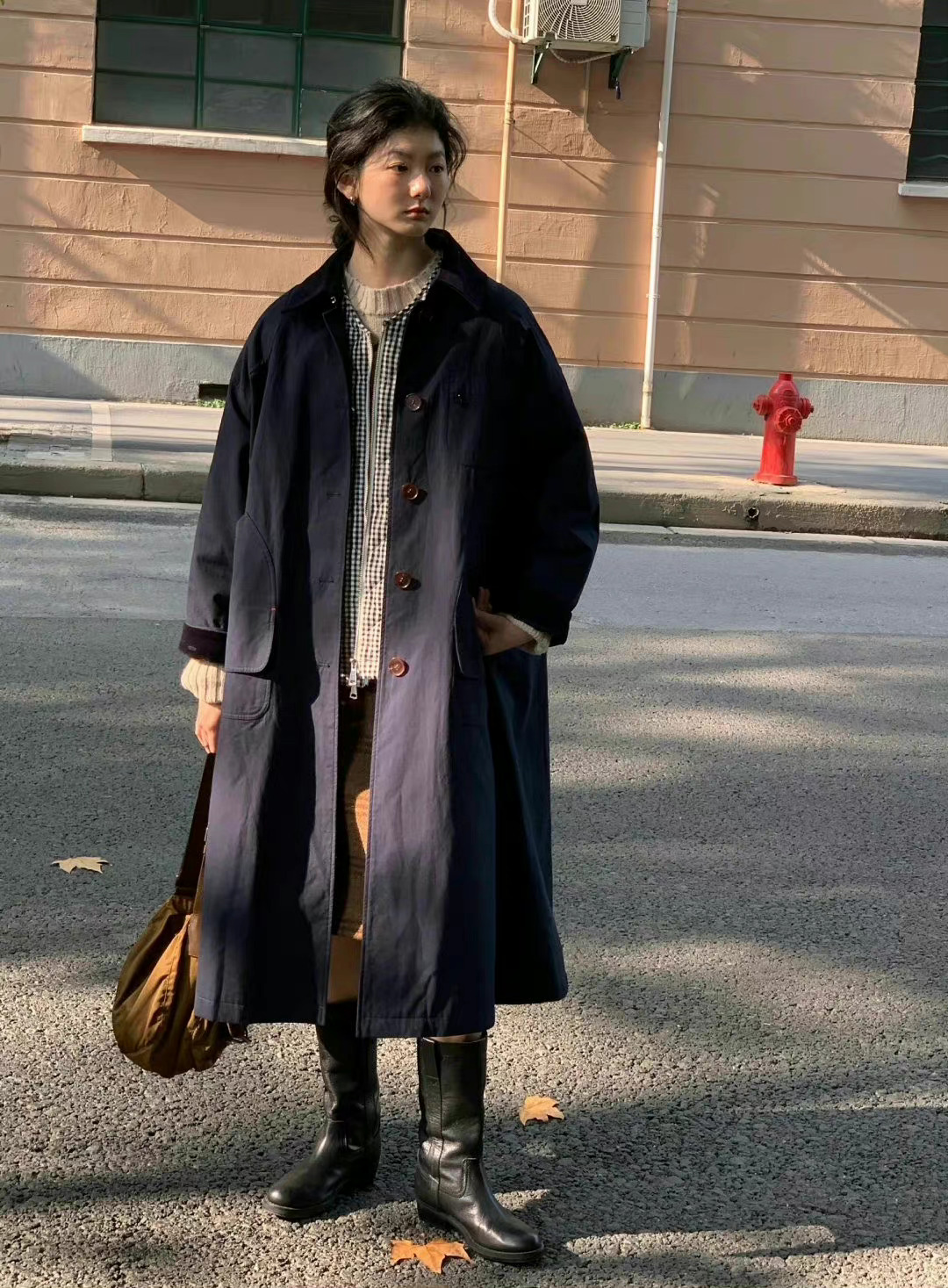 我们之所以觉得成长是一件糟糕的事，是因为我们没有变成自己喜欢的样子。——卢思浩