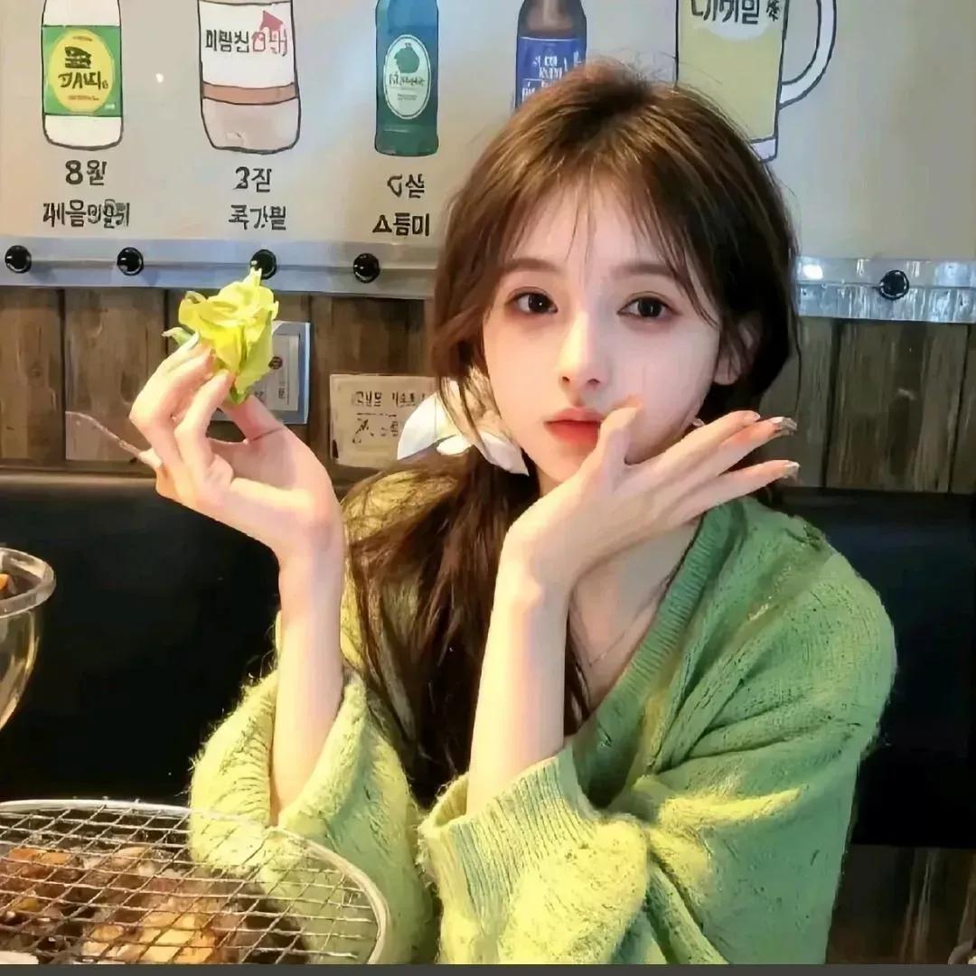 花影摇曳，美人轻酌。绿裙花影 浮风醉花影 微风花影 花影轻摇 白衣花影 紫裙花影