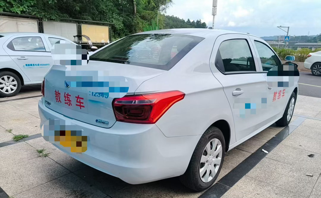出一批驾照教练车—电动爱丽舍平均几千公里 感兴趣的驾校老板来聊 武汉