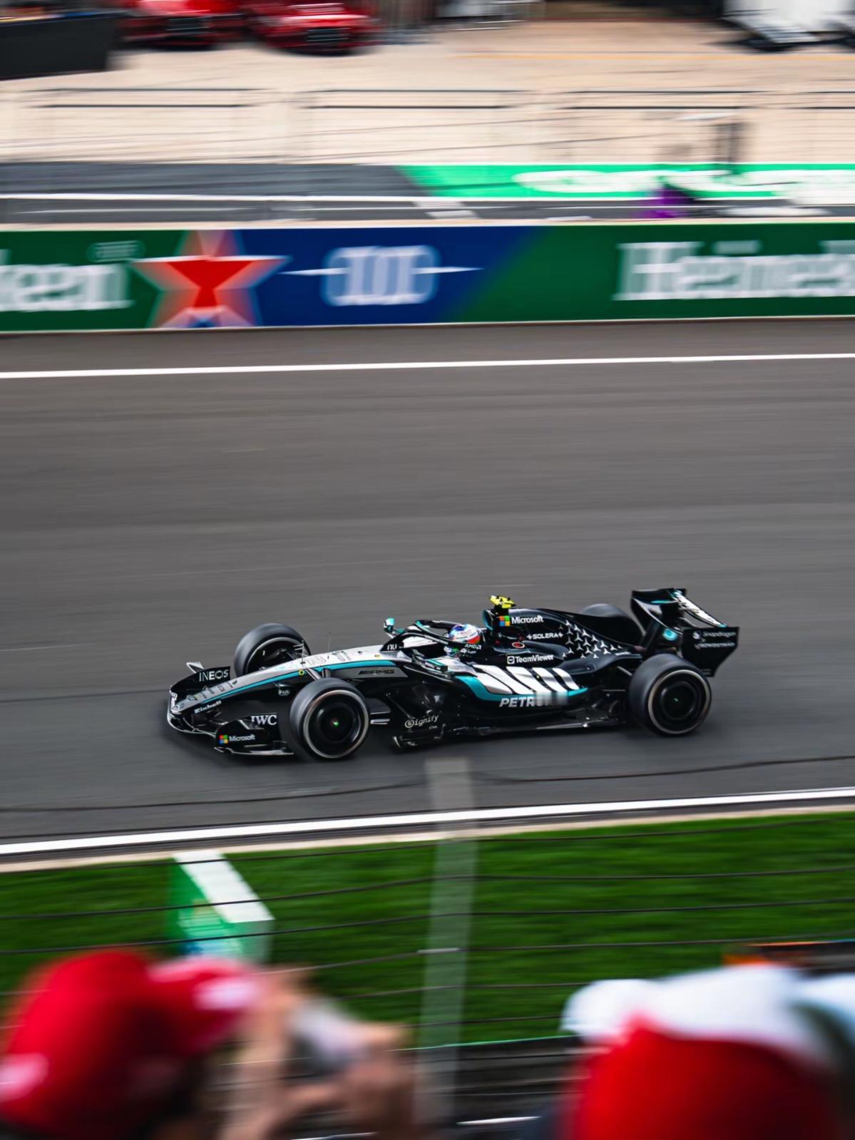 除了动力输出端更高的电能占比+更低的车重，底盘的颠覆性的设计也是亮点，猛兽往往能