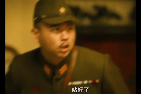 于和伟一出场我就猜他是卧底 明明身处险境却从容淡定，田家泰这份镇定，只有深藏身份