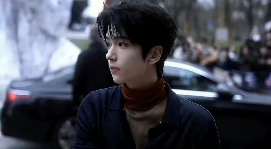 余承恩打卡米兰最翘的屁股实在是精致的没话说 