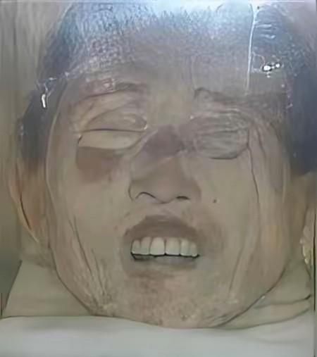 头颅回到家乡七十三年了，

不是传说里说的百年。

2013年6月13日，在敦化