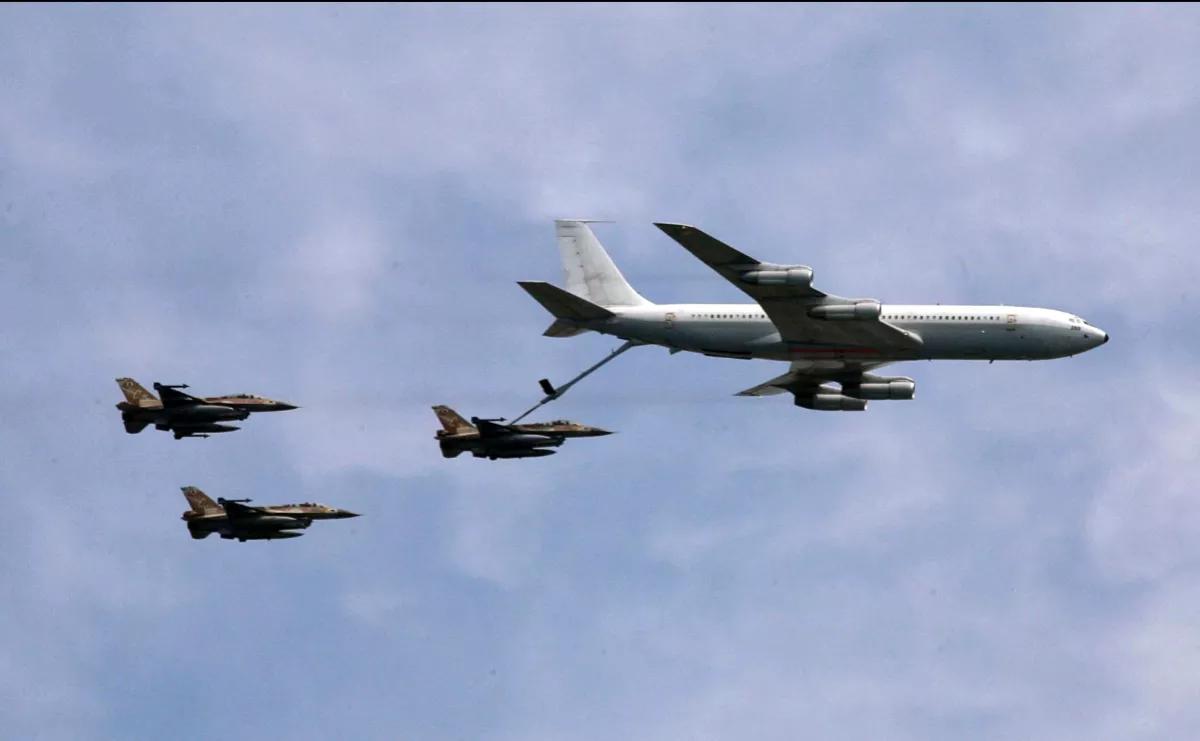 当地时间4日，《纽约时报》披露，特朗普政府正在考虑，采取秘密军事手段，对包括马杜