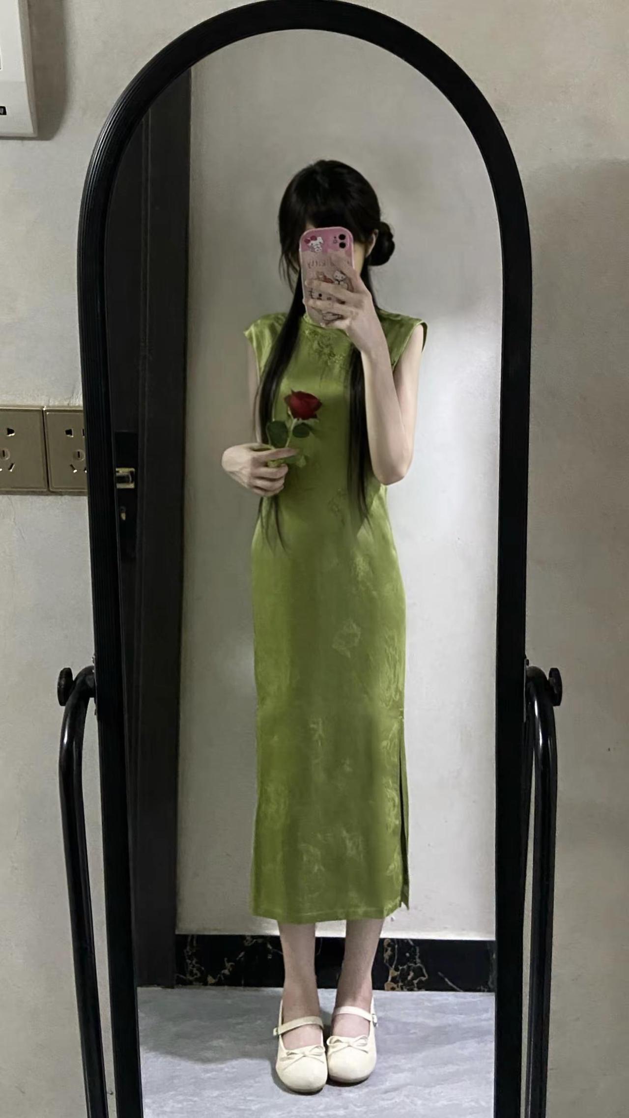 出行哪个发型更适合这条旗袍1or2？上个视频没得出结论yfp