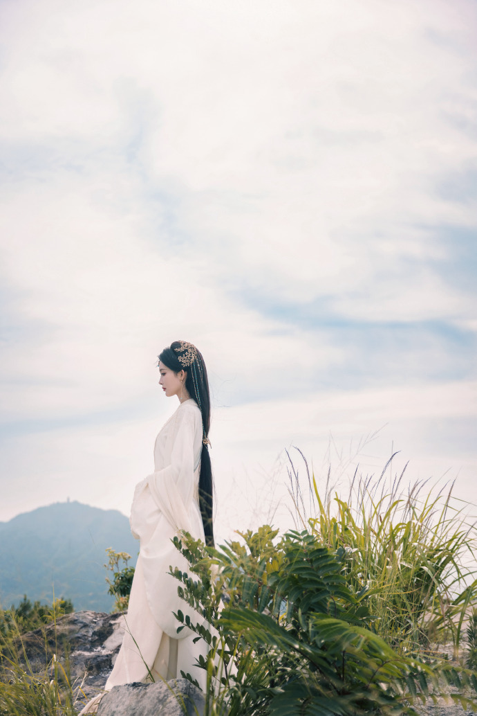 孟子义为了百花杀卷成什么样了孟子义剧宣自己卷自己天呐，这下谁能分得清孟子义到底是