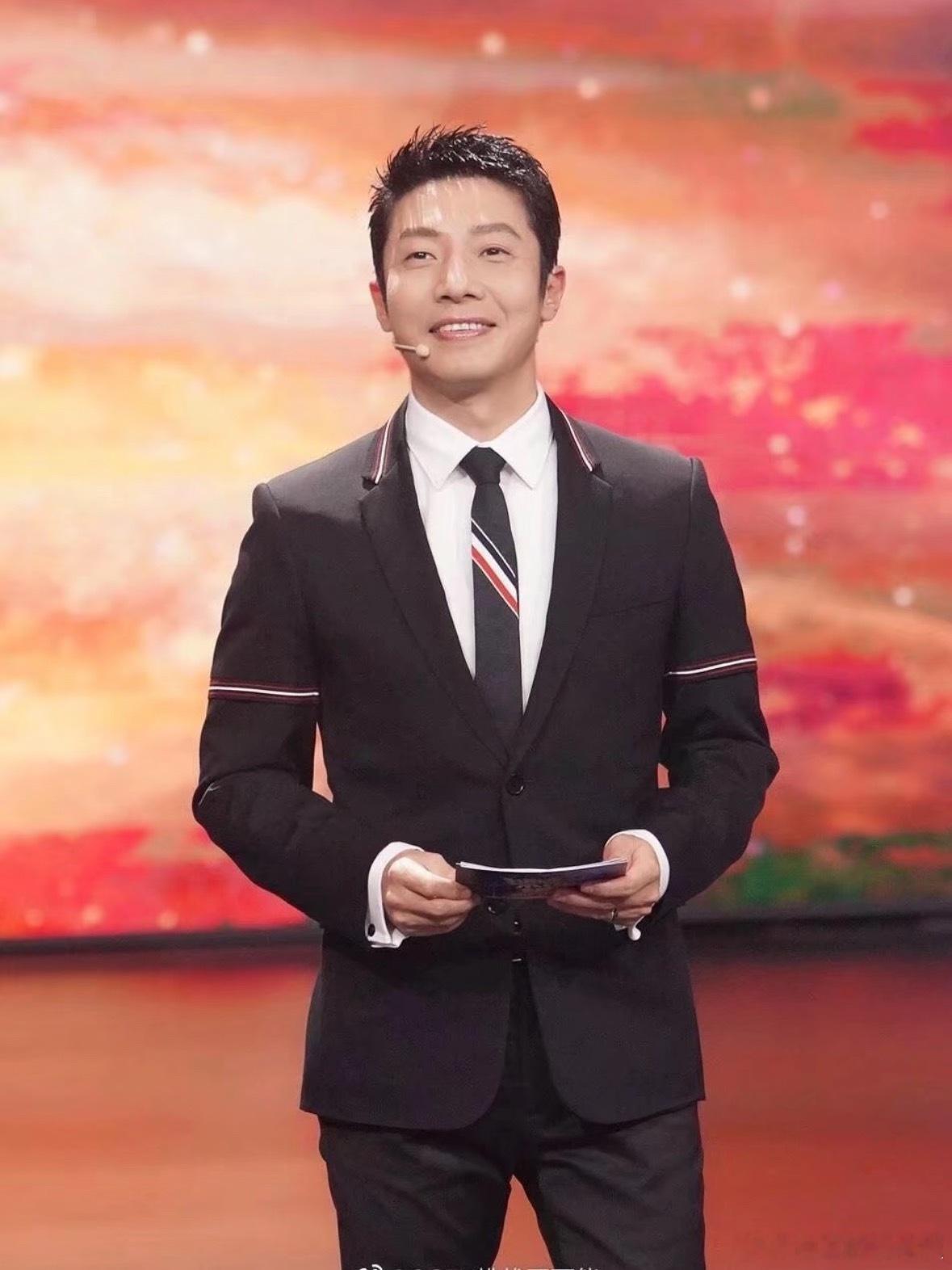 2026春晚主持人阵容官宣！主会场：任鲁豫、撒贝宁、尼格买提、龙洋、马凡舒、刘心