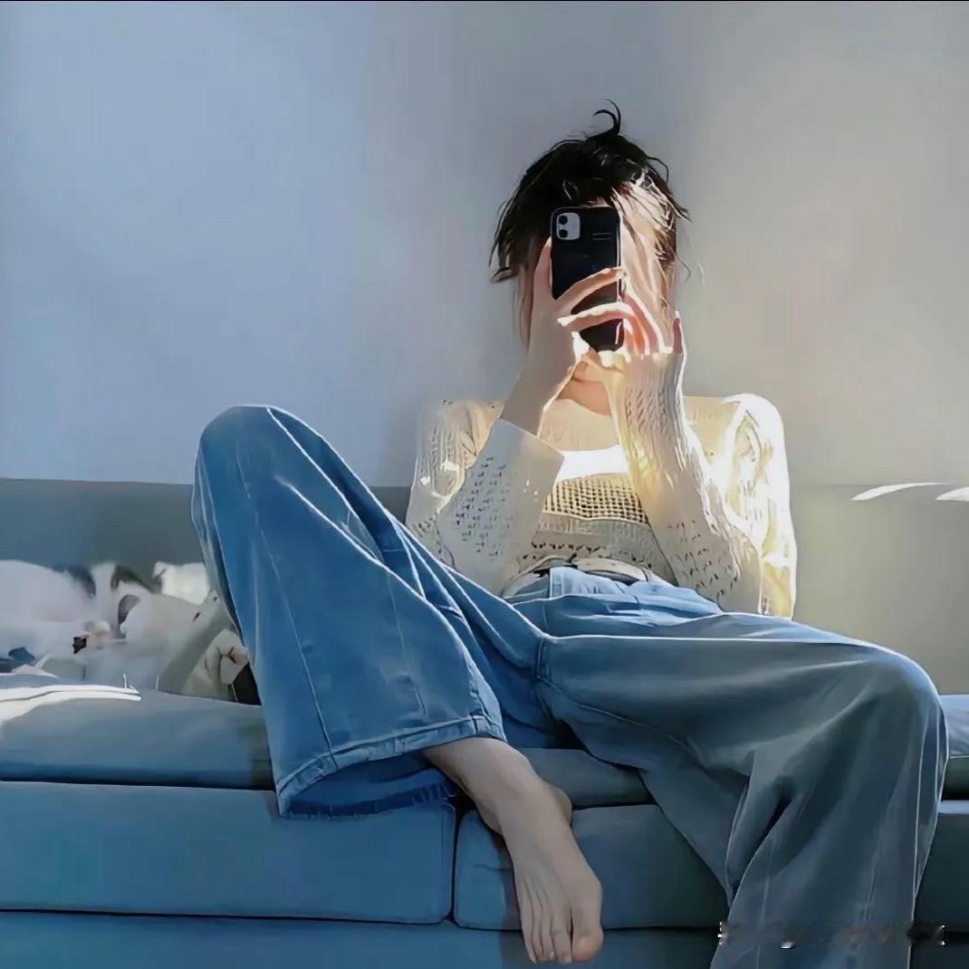 男人都想找这样的女人

1:最好自己的女人长得漂亮身材又好，带出去让人一看就很有