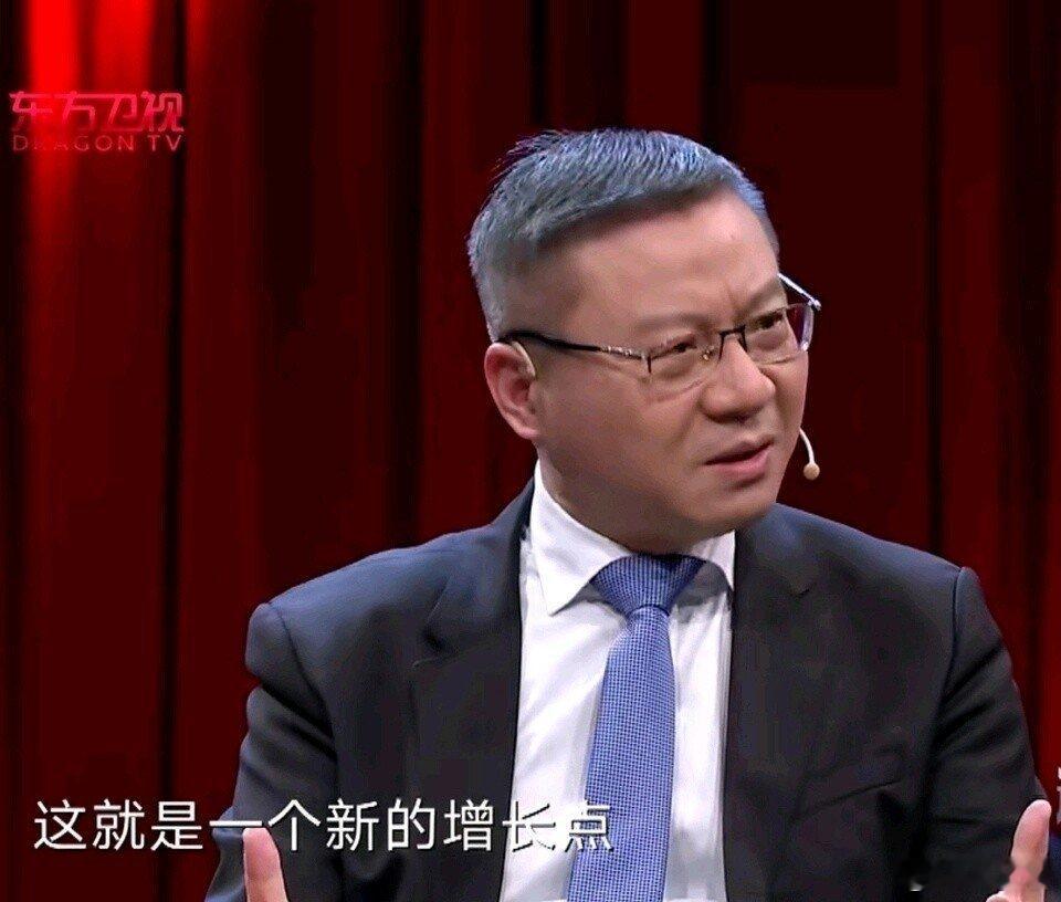 #郑州官方称赋红码官员履新符合程序#我建议，走程序调这位大姐到证监会去，发挥看得