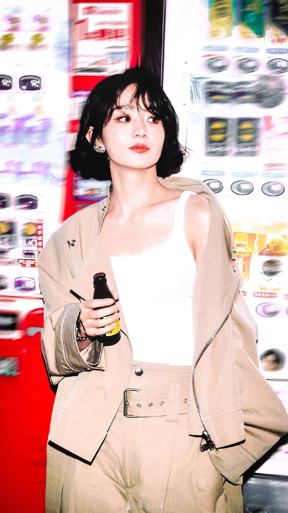 赵丽颖赵丽颖乔妍赵丽颖 电影乔妍的心事春天有鲜花绽放，秋天有枯叶飘落，但热爱有始
