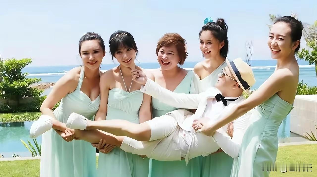 唉，柳岩就因为参加包贝尔&包文婧的婚礼，事业停滞，冤不冤？[抠鼻][抠鼻][抠鼻