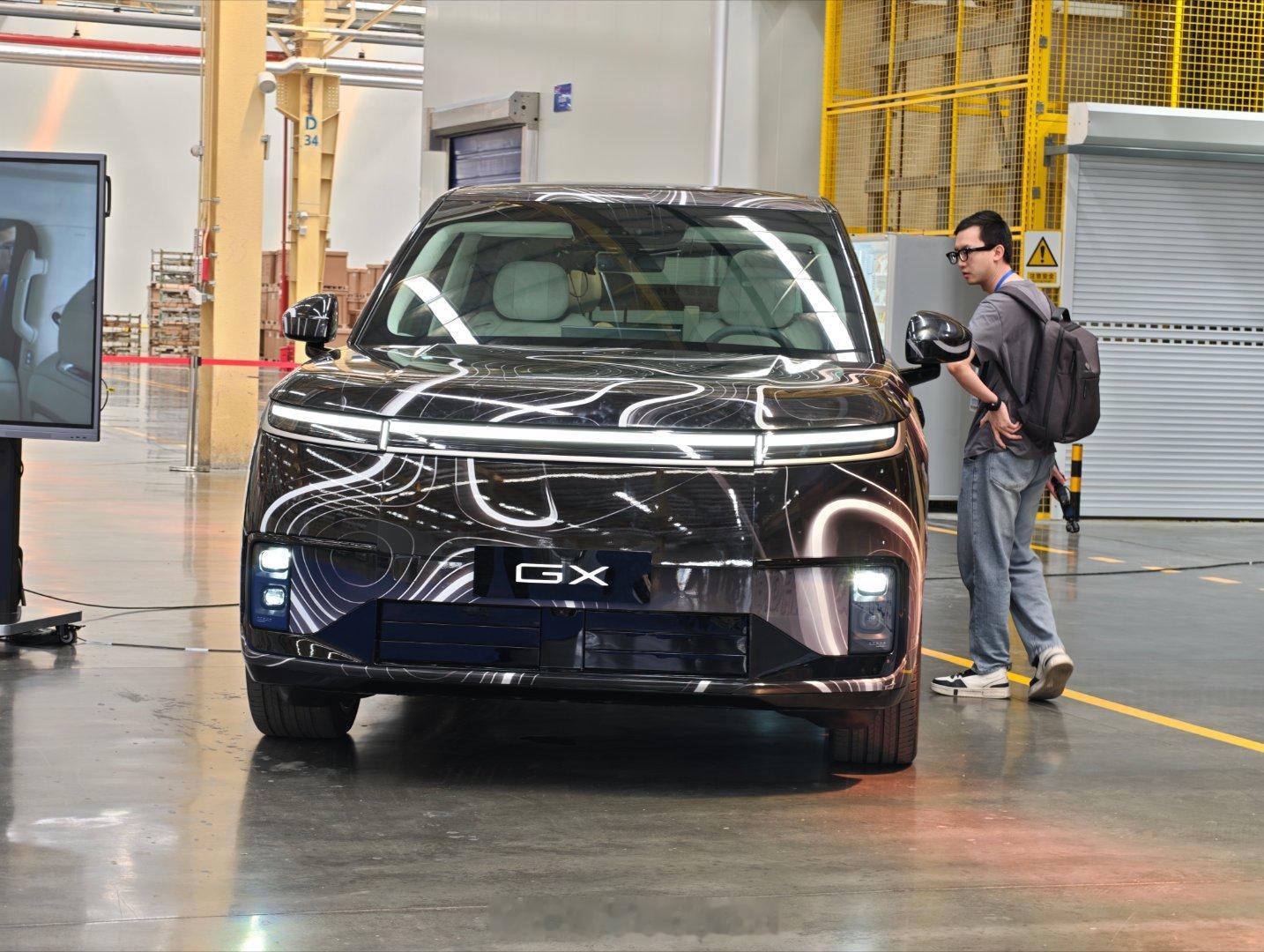 印象中好像福耀很少对外开放过参观，还能顺便抢先看到小鹏GX实车，这趟值了～看了G
