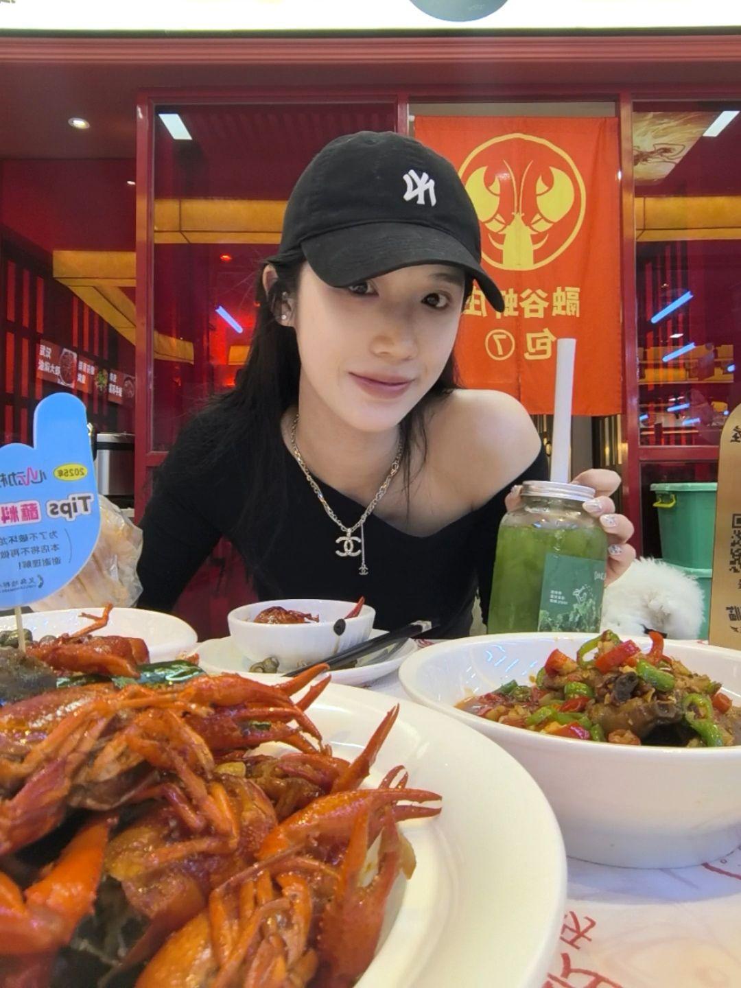 别在我身上强加想法 我也不靠你吃饭