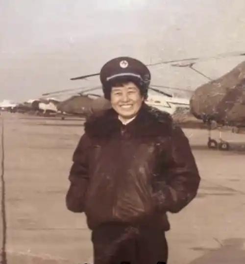 1964年，那位两闯蘑菇云的女飞行员，两次流产后被组织全力守护
 
1964年，