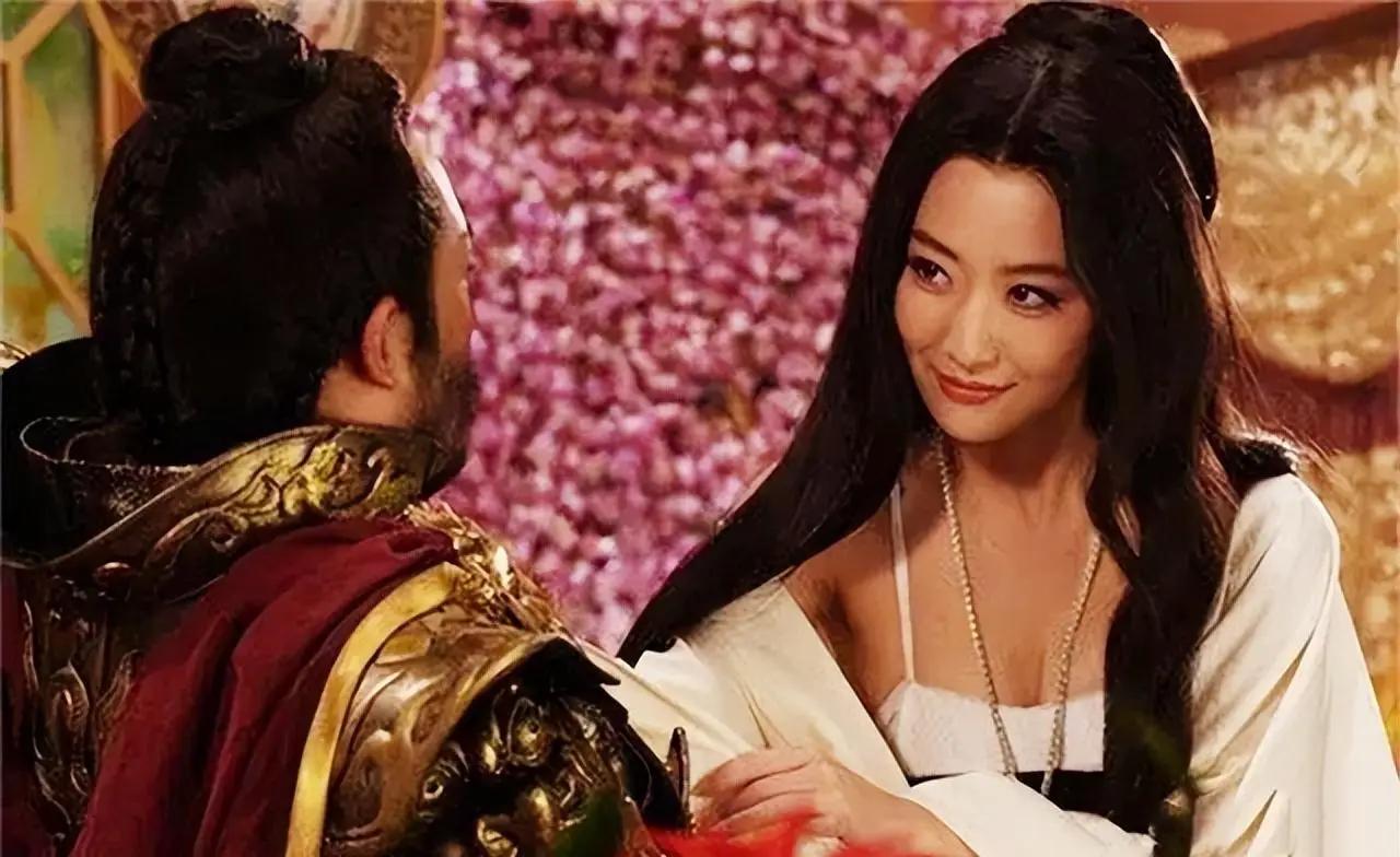 隋炀帝皇后萧氏的一生，堪称乱世中女性命运的缩影 —— 她出身梁朝大族，拥有美貌与