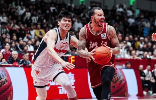 12月16日CBA常规赛，浙江男篮98-101不敌广东。今日CBA官方发布关于浙