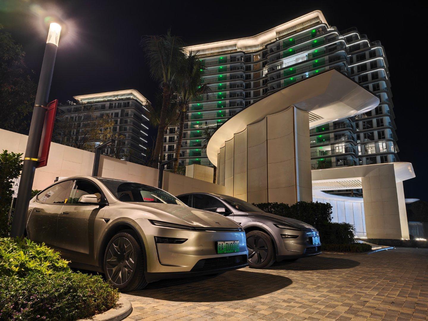 体验超好！！特斯拉v4超级充电站！现在在海南三亚海棠湾也有了~这个充电环境是不是