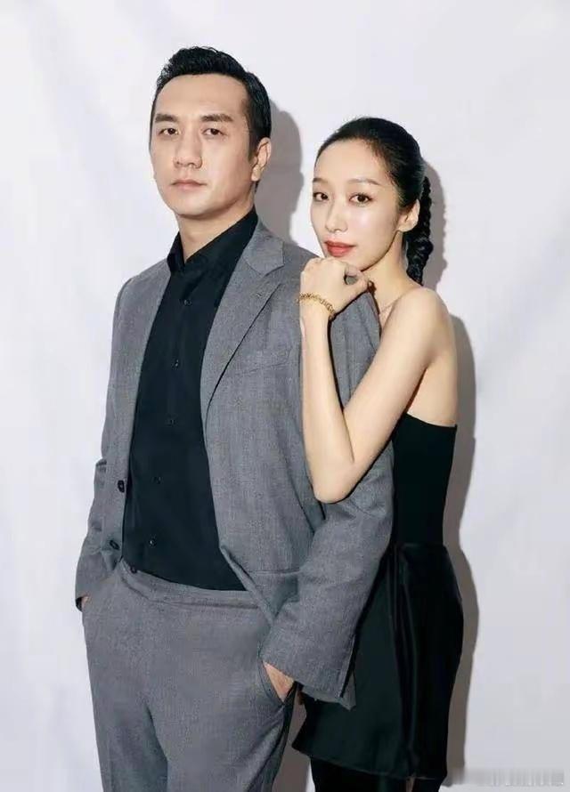 他与周迅暧昧，与徐静蕾同居5年，称自己不婚主义，分手后却娶小14岁网恋妻子  