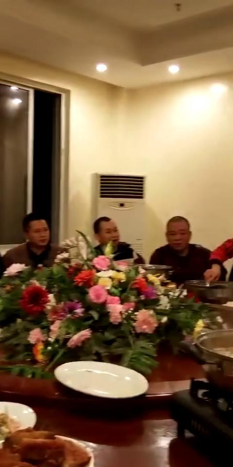 晚上少吃饭或者不吃饭,你同意吗?晚上少吃饭或不吃饭是否可行？
健康人群短期适度调