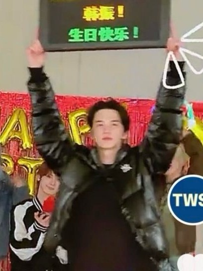 闵玧其怎么还为韩振庆生 两人怎么认识的