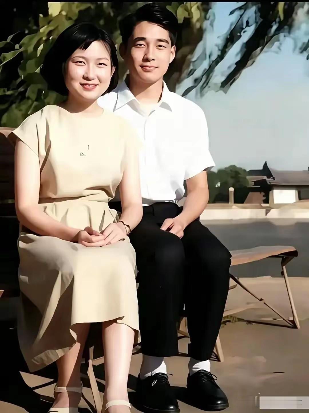 60年代北海公园一张旧照！李敏眉眼酷似毛主席，简单一幕藏最干净的爱情
 
六十年