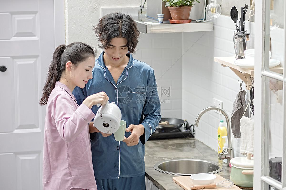 平凡日子里的“小确幸”秘籍：不用浪漫烛光，也能甜到心坎里！

大家好呀！今天我们