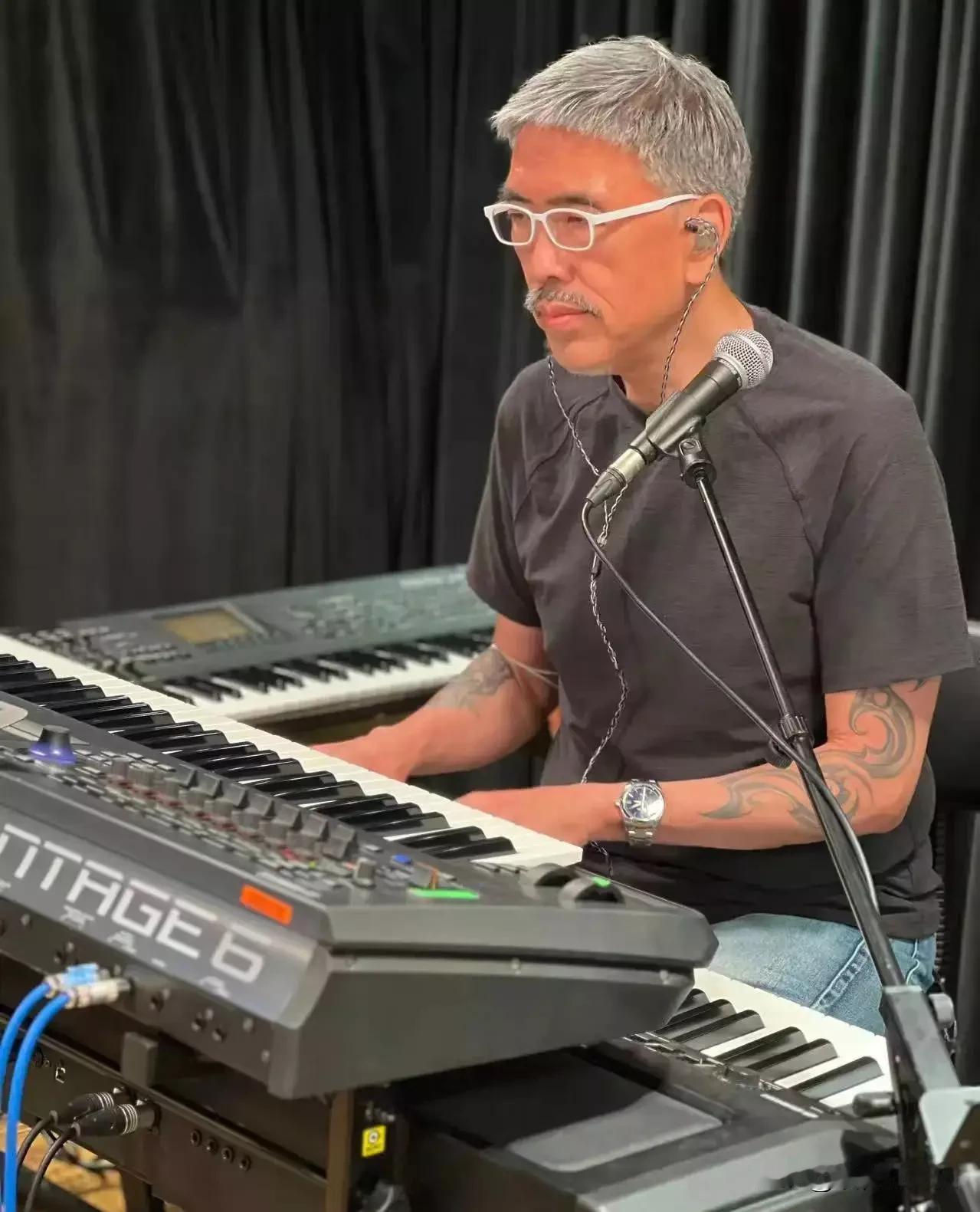 辛晓琪发长文悼念屠颖，“不敢置信，不能接受”，字里行间满是不舍。著名音乐人屠颖在