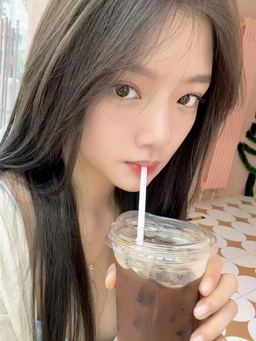 零零后小🌸最新营业状态，看起来还是得看刘浩存[彩虹屁] ​​​