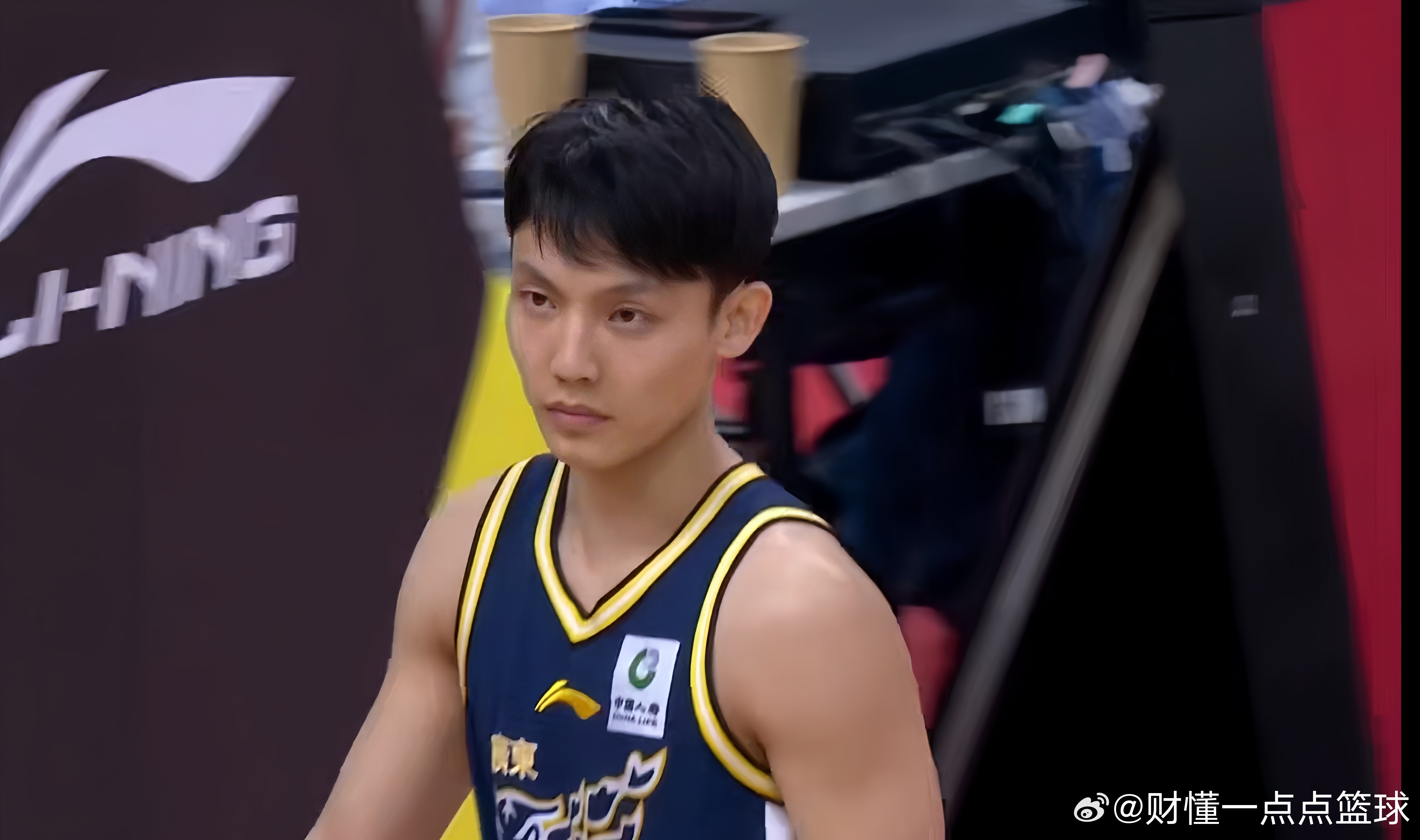 徐杰这波排面直接拉满了！NBA太阳队的狄龙·布鲁克斯看完徐杰比赛集锦，直接夸爆：
