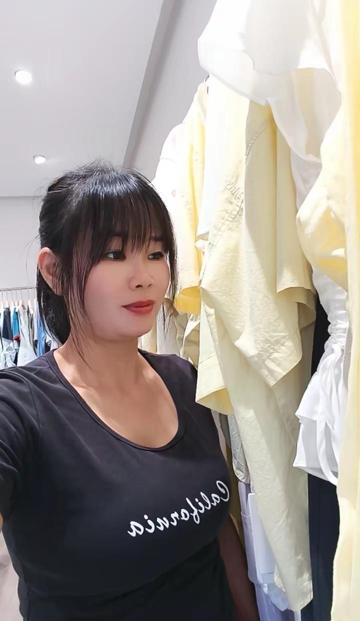 熬夜的人不是睡不着，也不是不想睡…是因为太善良，太执着…好多事无处去说压在心底，