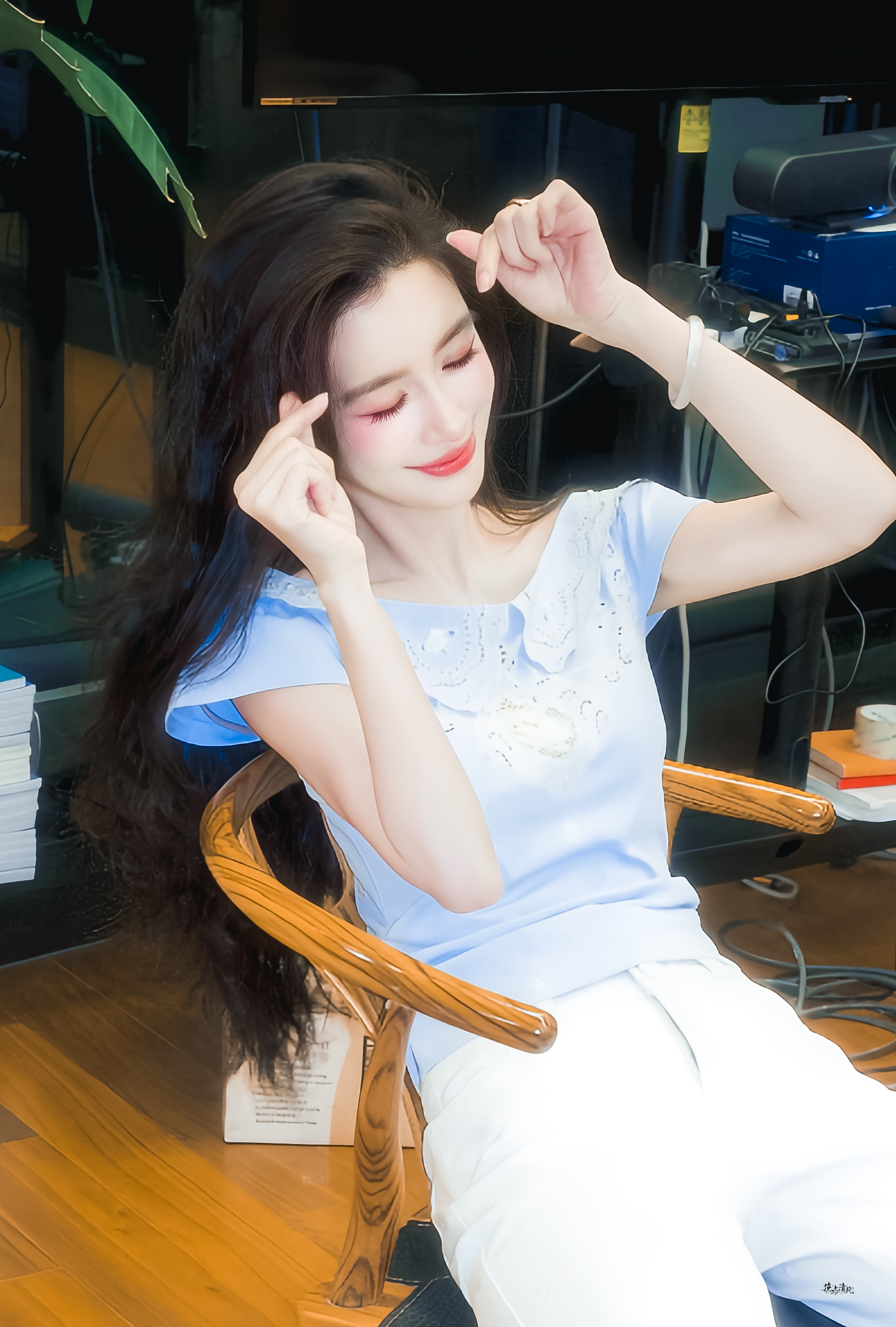 angelababy angelababy "或许我们素未谋面,但我对你的爱意永