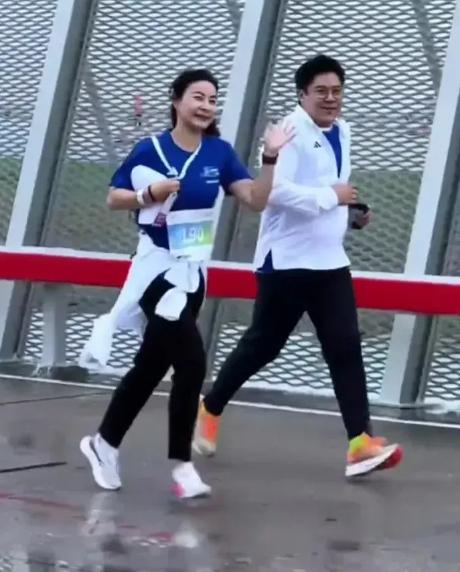 世人皆知，郭晶晶是中国跳水皇后，霍启刚是香港著名富二代，不仅如此，他们还是一对模