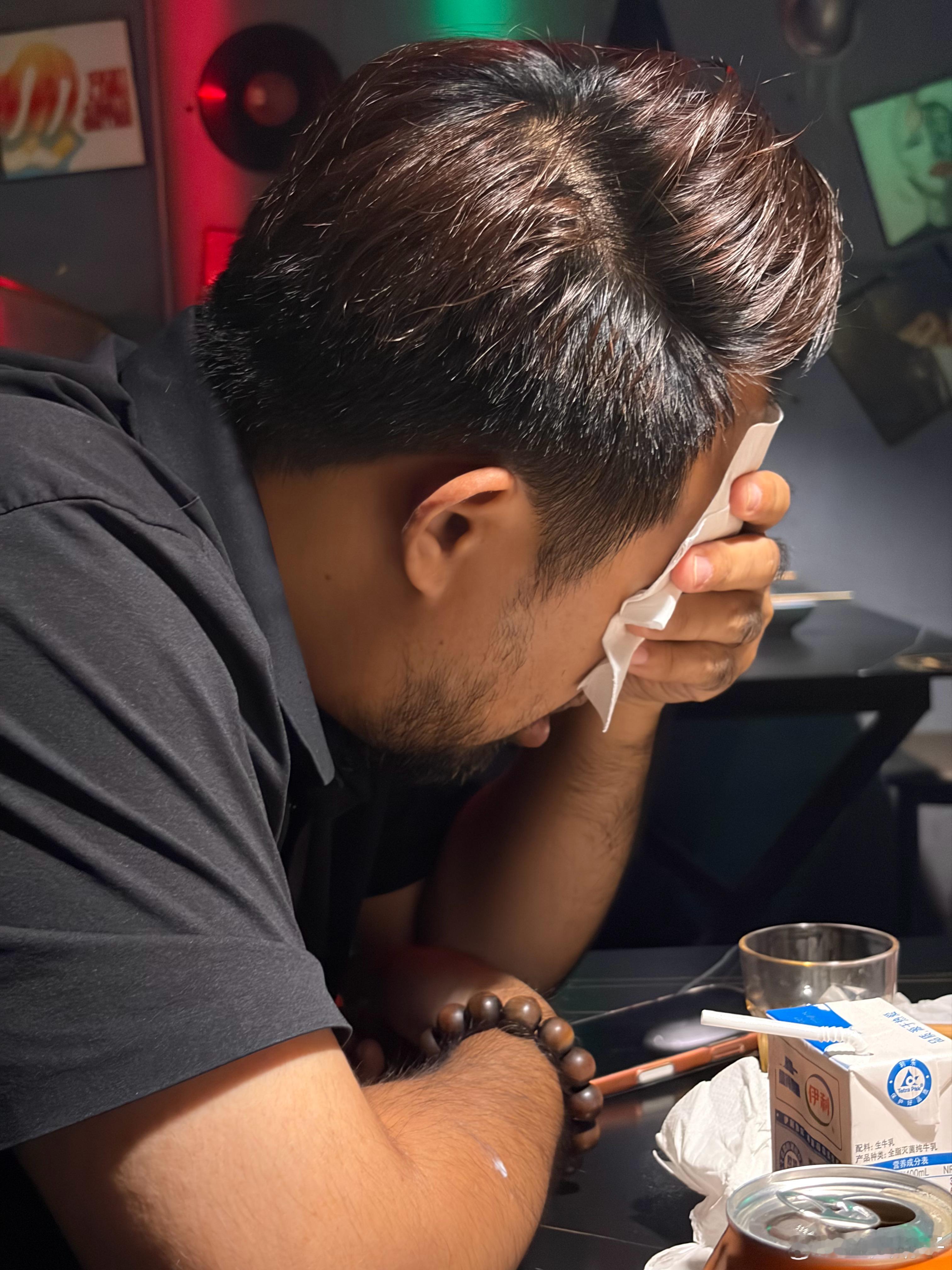 这就是那天晚上我吃黄辣椒被烧胃的状态，太恐怖了，这个柘荣的黄辣椒大家一定要谨慎对