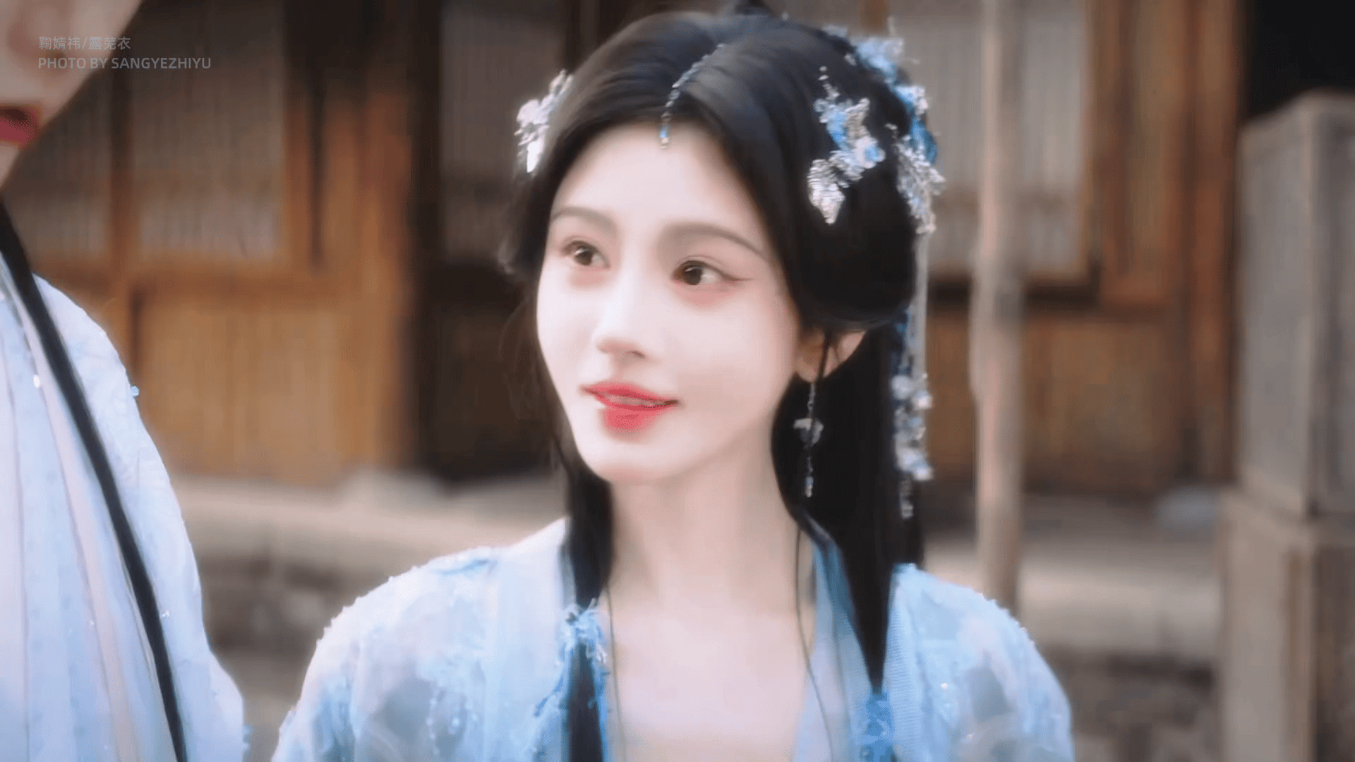 簪花缀发映蓝衫❄️鞠婧祎苏绿夏