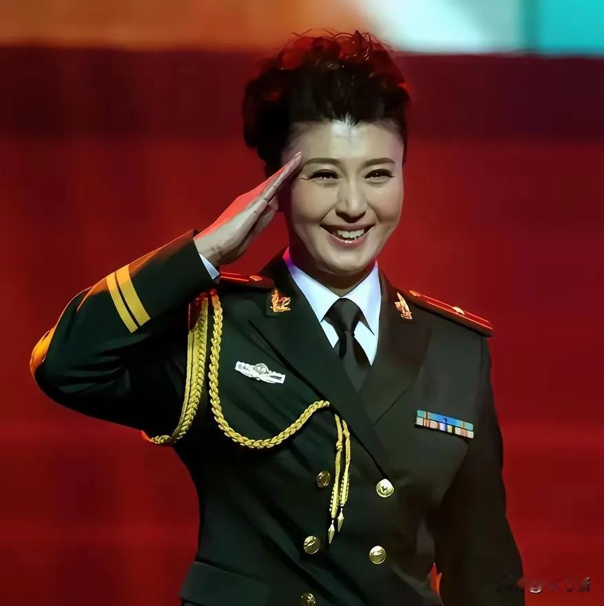 闫学晶怎么了，怎么全网都在发视频要支援她啊？大明星也有难处了吗？


这位横跨曲