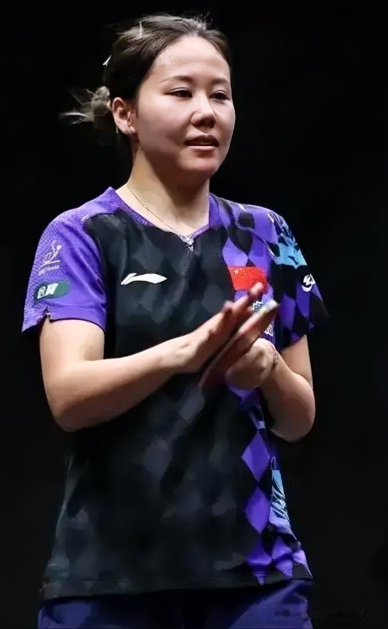 北京时间10月10日，2026WTT中国大满贯展开一场女单半决赛的争夺。赛会7号