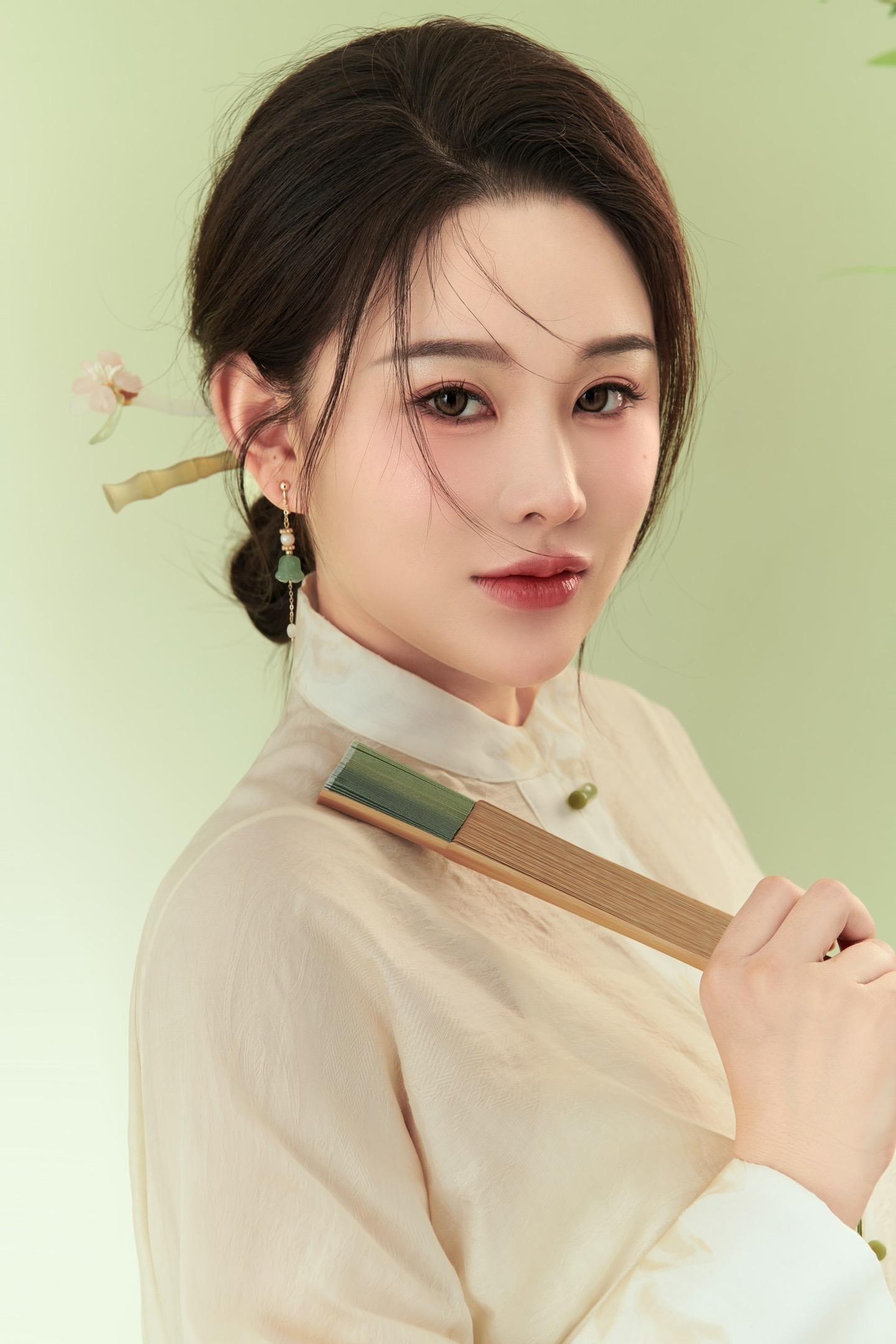 再多的海誓山盟，比不过不离不弃的朝夕相伴。 一万句“我爱你”不及一句...