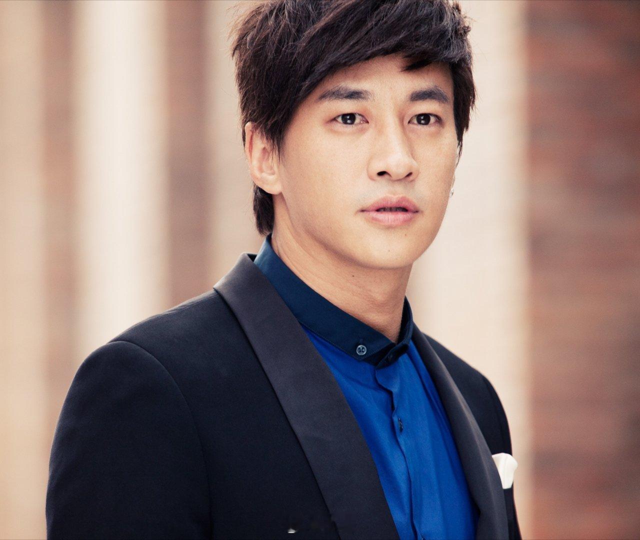 极氪回应何润东现身门店哇塞！何润东现身极氪门店啦，这消息瞬间点燃热情！极氪迅速回