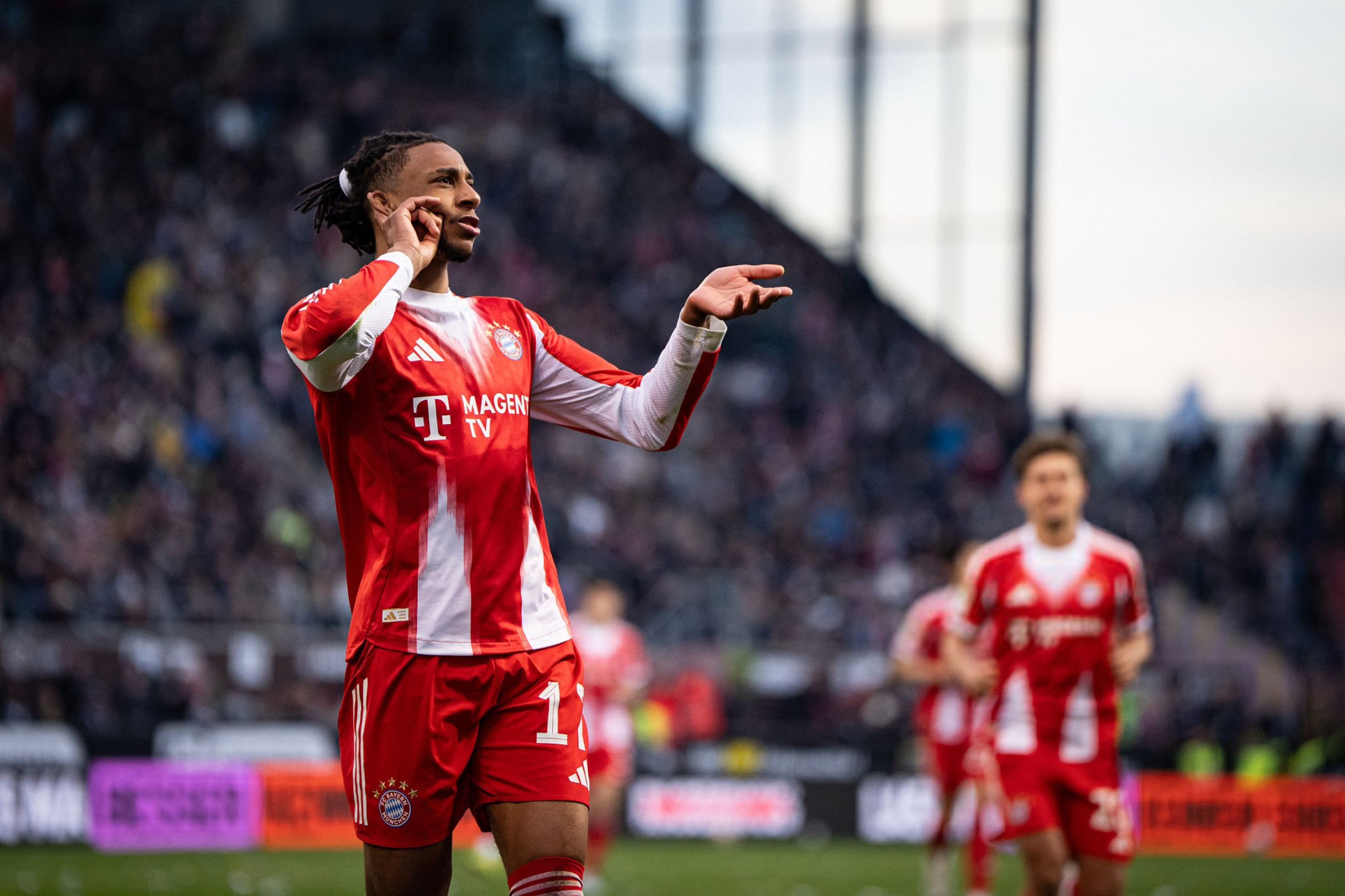 “嘘声太小，听不见。” 