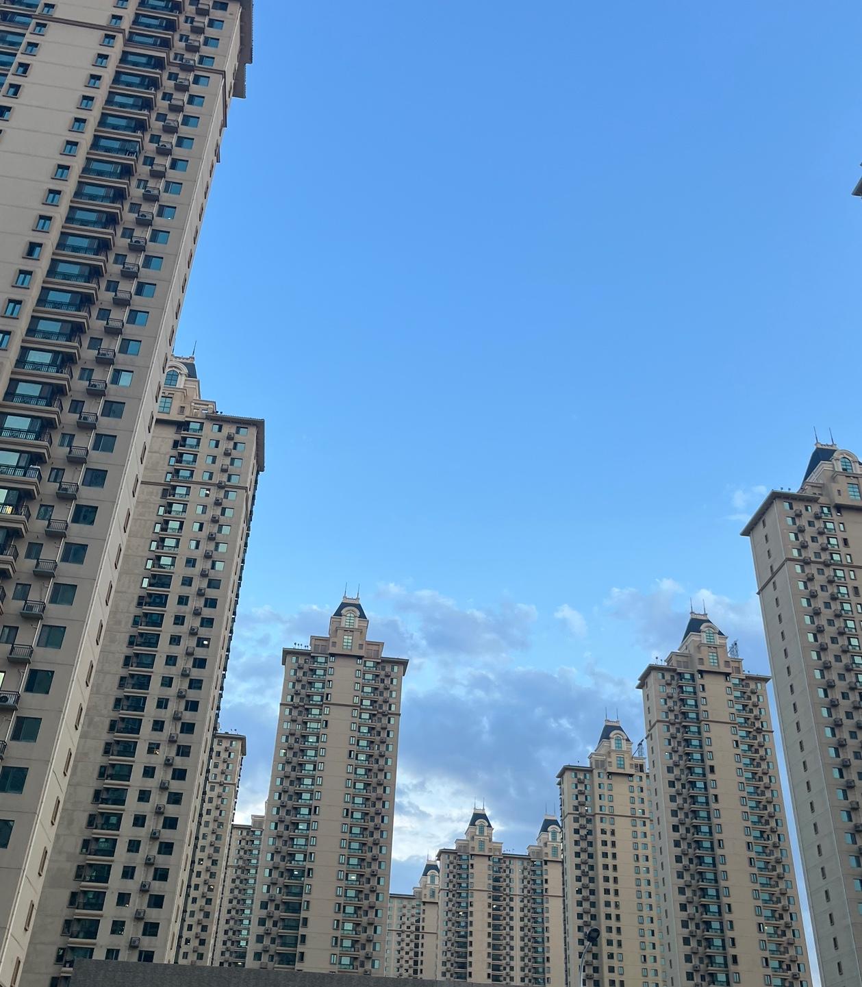 我的今日状态：💪🏻充满干劲
我这里的天气：☀️晴天

你们发现没做饭的那个人
