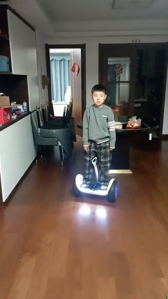 洗洗澡，灯可真亮。往后稍，都实验实验行。好了，很好吗？