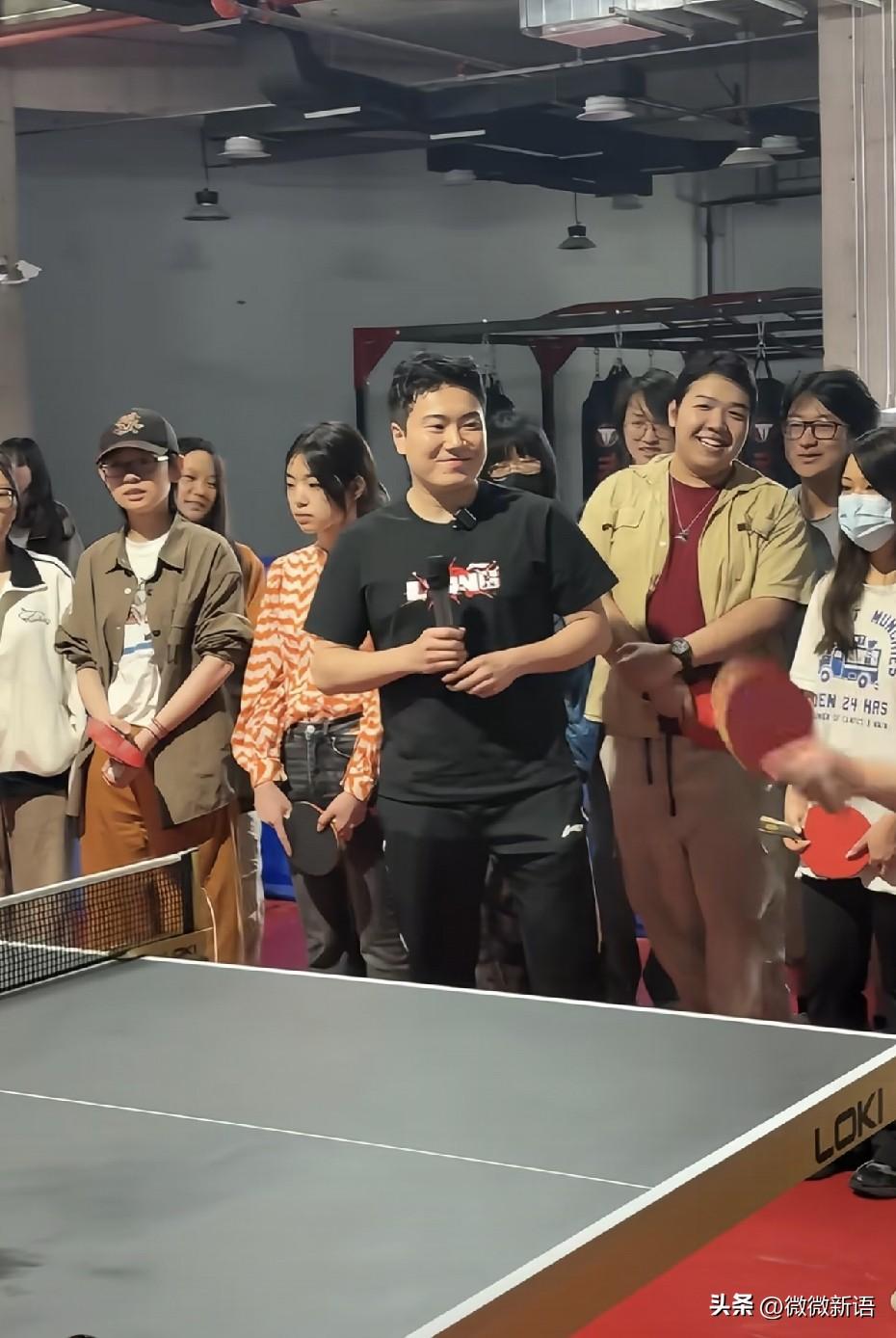 梁靖崑要带着北影的学生打比赛了。
伦敦世乒赛结束后，梁靖崑回到北影给学生们上课了