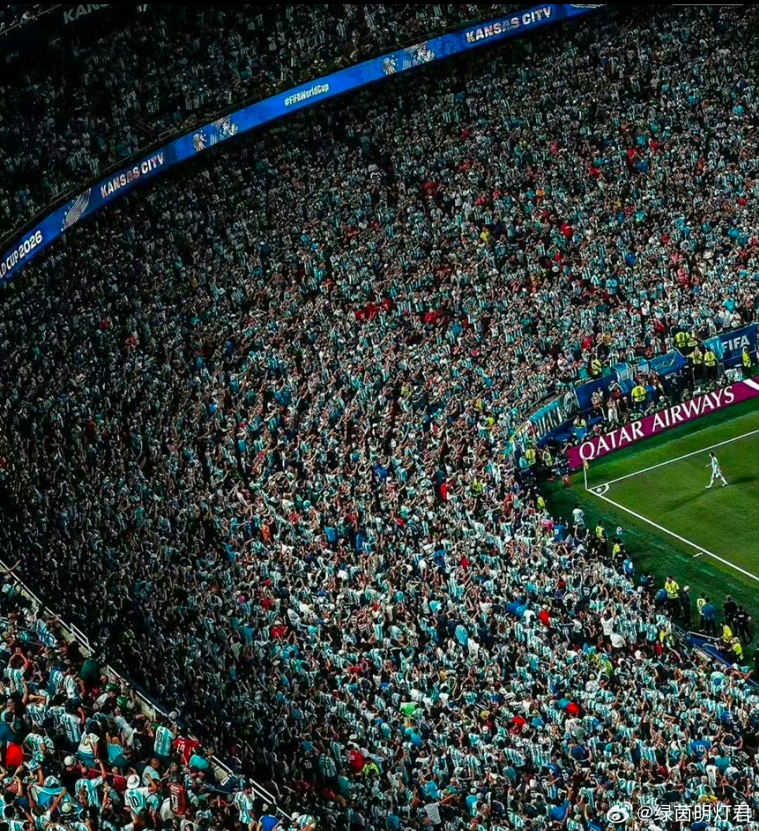 2026世界杯影像盘点：卫报评出30大经典照片，梅西角旗圣殿镜头高居榜首回顾本届