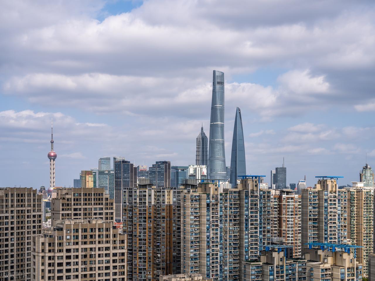 再提“涨工资”、“稳地产”，什么信号？