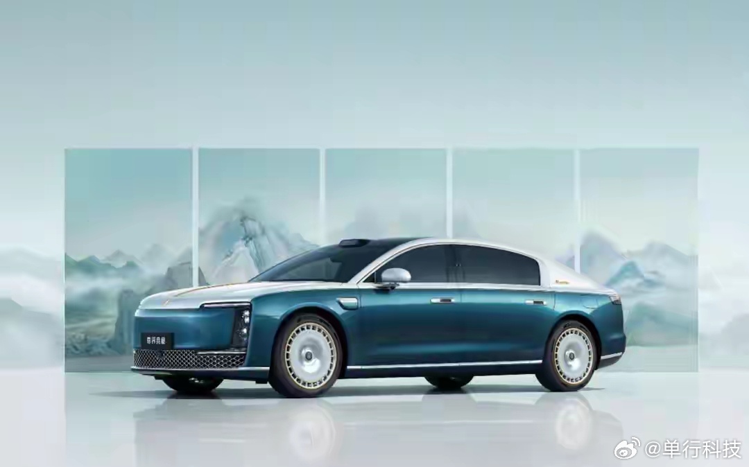 138.8万尊界S800上市！6颗激光雷达+51万针刺绣卷翻百万豪车！一台138