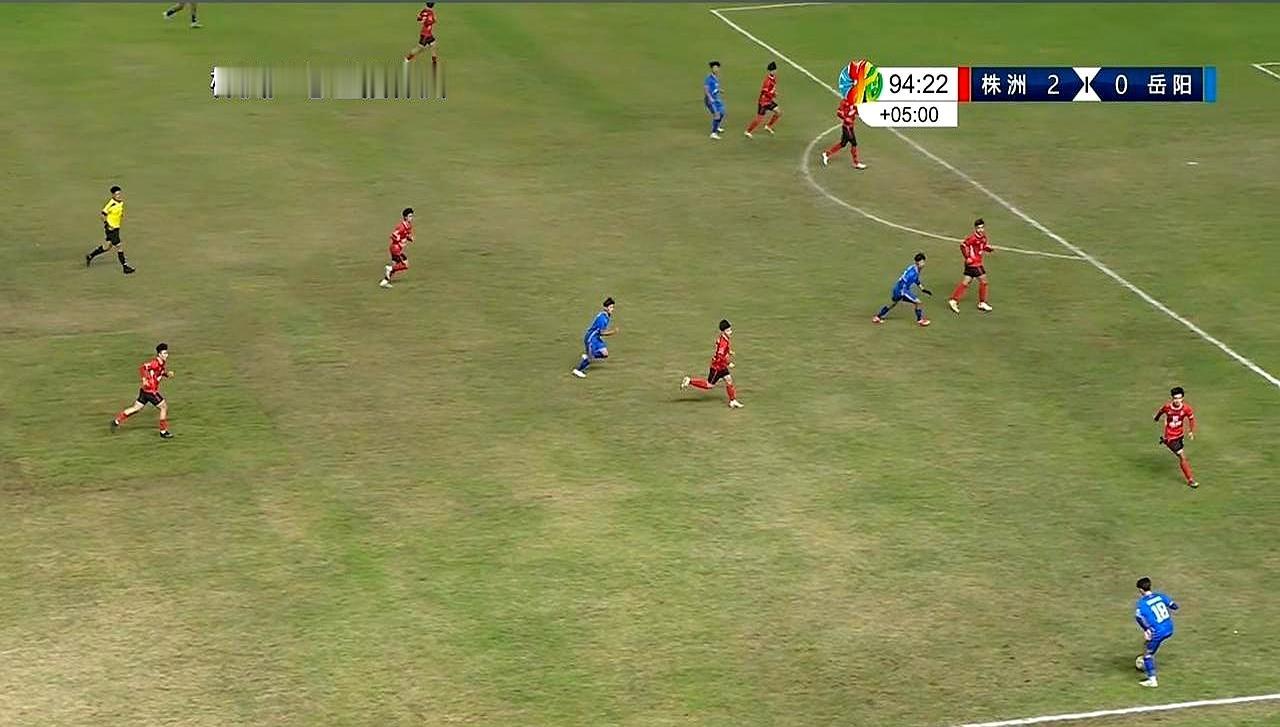 “岳阳冲八，只剩最后一口气！”昨晚湘超第11轮补赛哨响，株洲2:0直接把岳阳按在