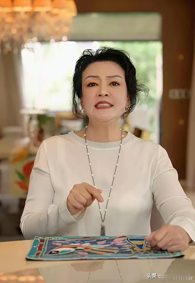 张兰晒小玥儿游玩照，S妈回应称：“保护好孩子们，不要让他们出现在大众面前”。张兰